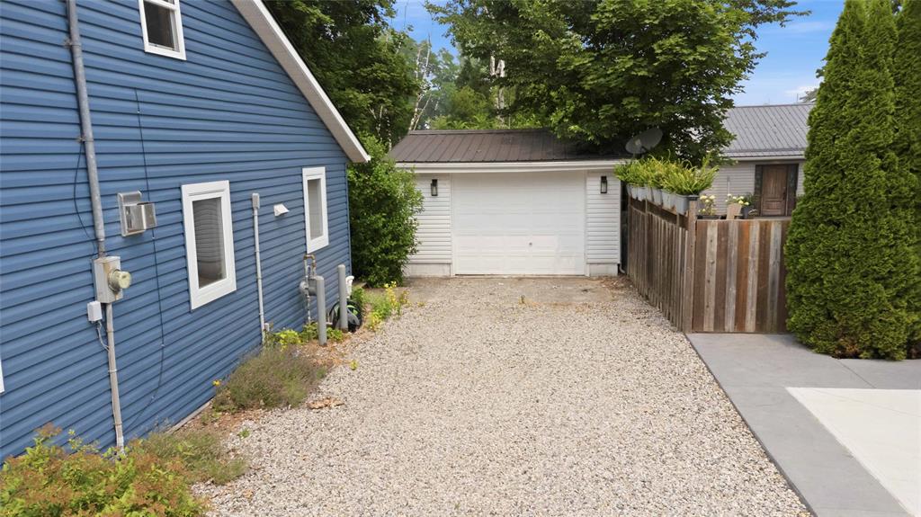 6366 LONDON Road, Lambton Shores, Ontario, Canada photo 5