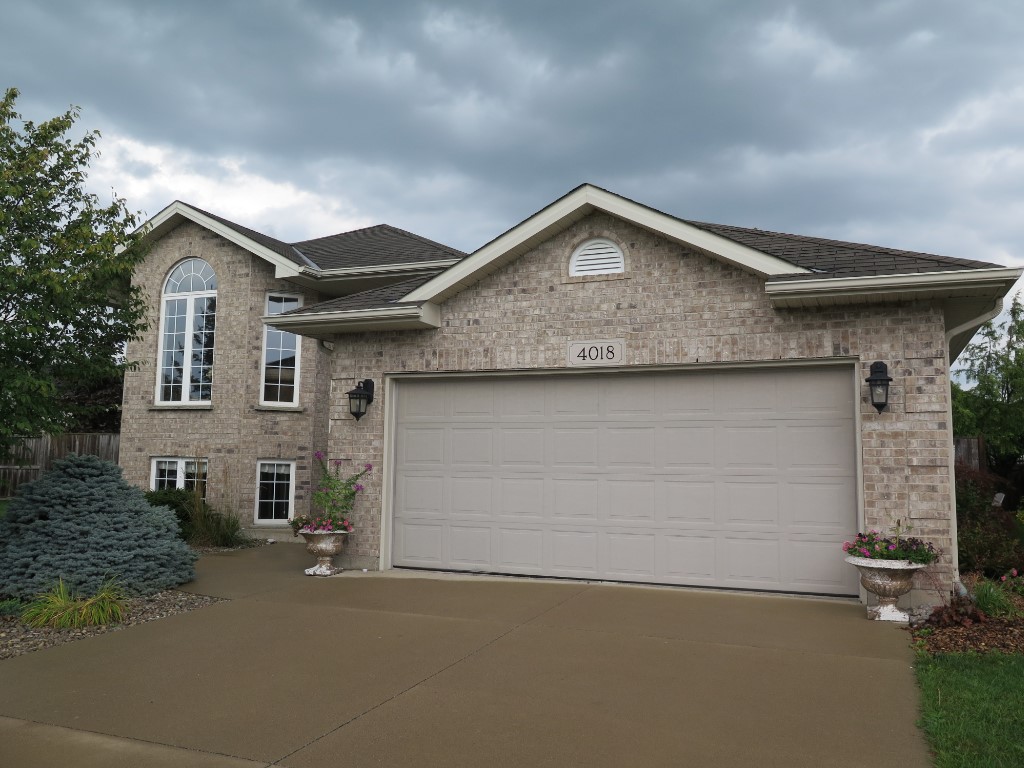 4018 GOLDEN GATE CI, Petrolia Ontario, Canada