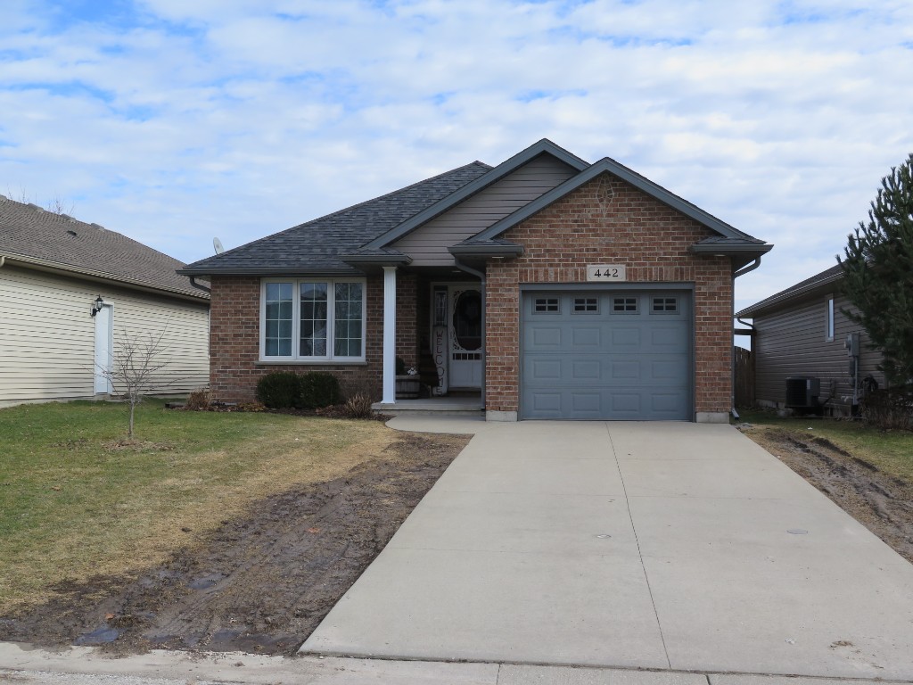442 FOURTH ST, Petrolia Ontario, Canada