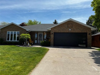 4073 PINE Crescent, Petrolia Ontario, Canada