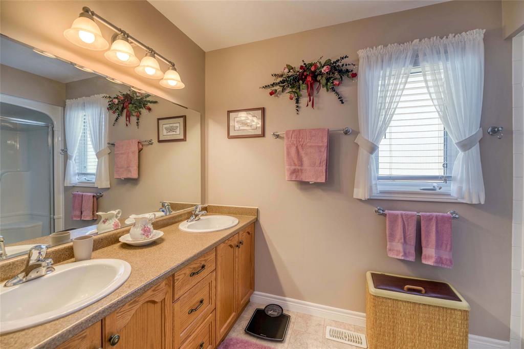 5700 BLACKWELL Sideroad Unit# 131, Sarnia, Ontario, Canada