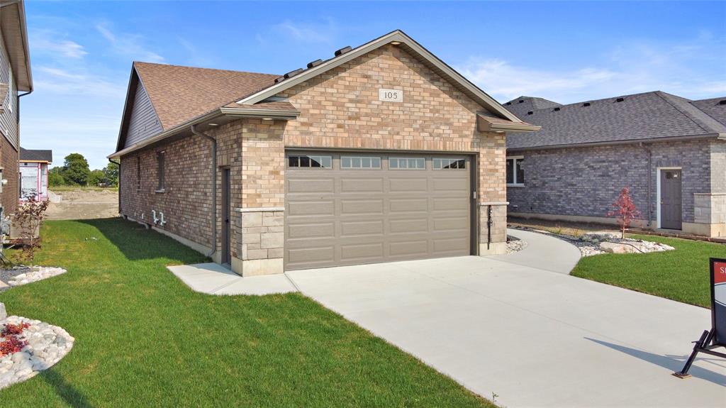 105 KAMAL Drive, Sarnia, Ontario, Canada