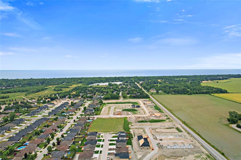 105 KAMAL Drive, Sarnia, Ontario, Canada