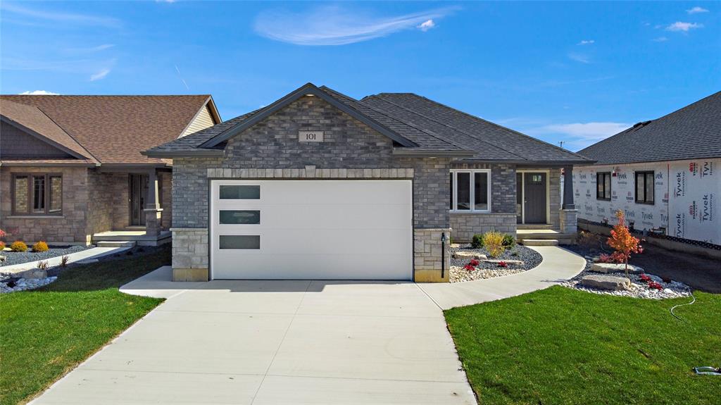 101 KAMAL Drive, Sarnia, Ontario, Canada
