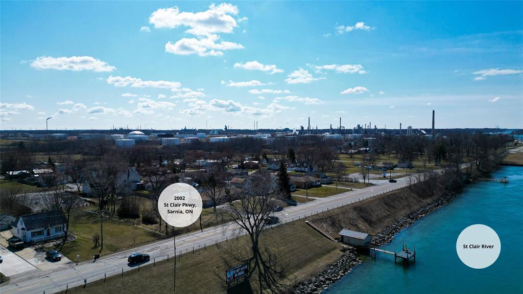 2002 ST CLAIR Parkway, Sarnia, Ontario, Canada