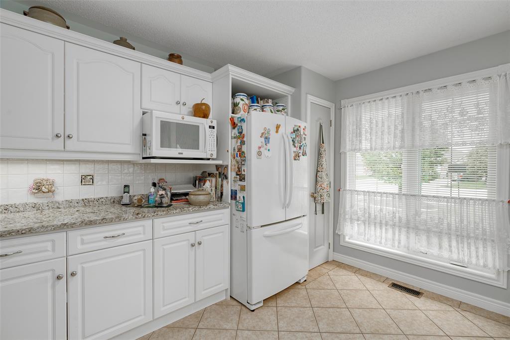 125 PAUL SLOGGETT Drive, Sarnia, Ontario, Canada