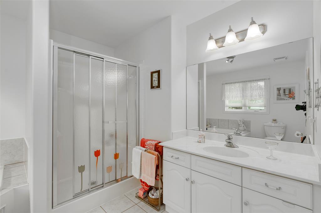 125 PAUL SLOGGETT Drive, Sarnia, Ontario, Canada