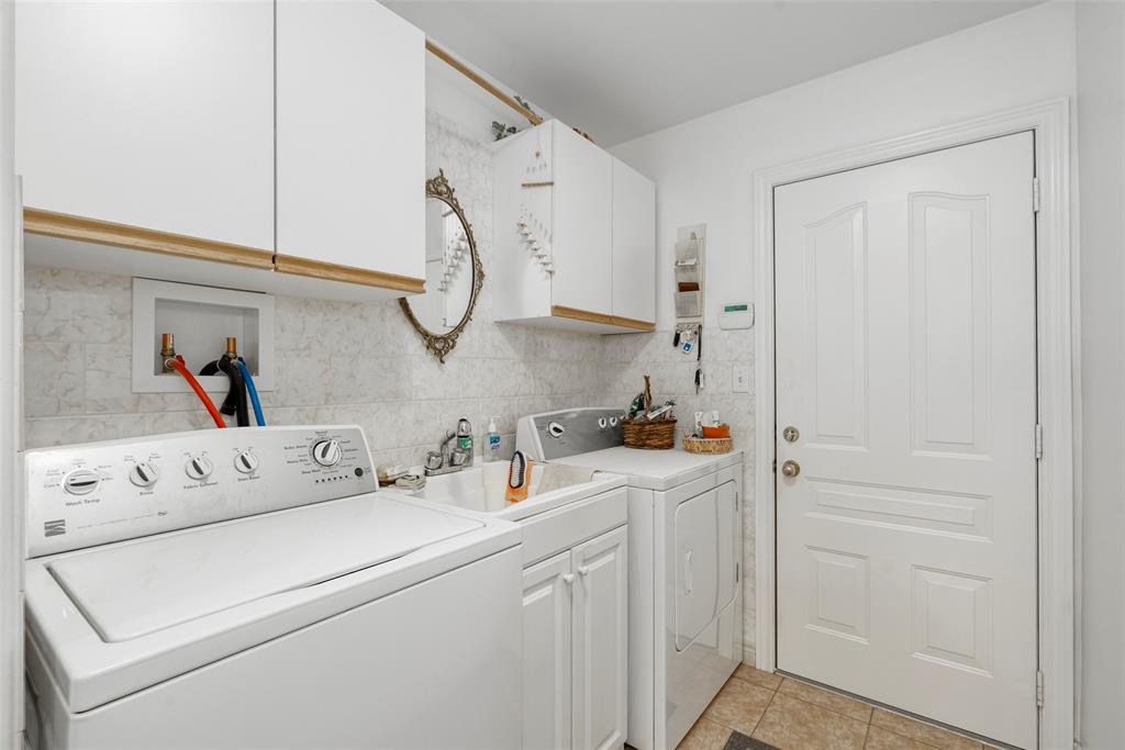 125 PAUL SLOGGETT Drive, Sarnia, Ontario, Canada