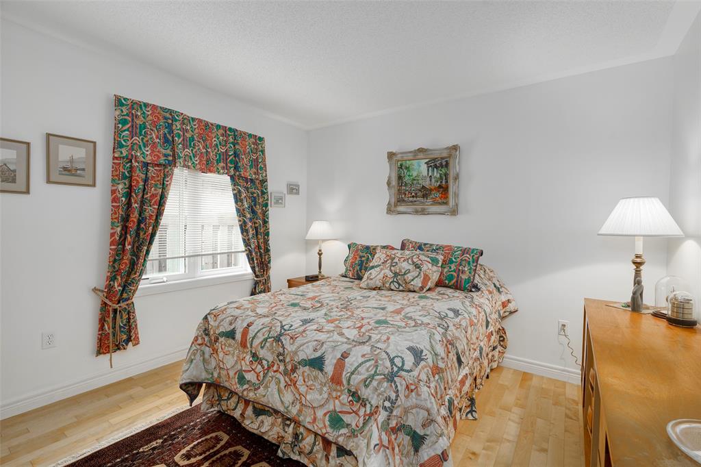 125 PAUL SLOGGETT Drive, Sarnia, Ontario, Canada