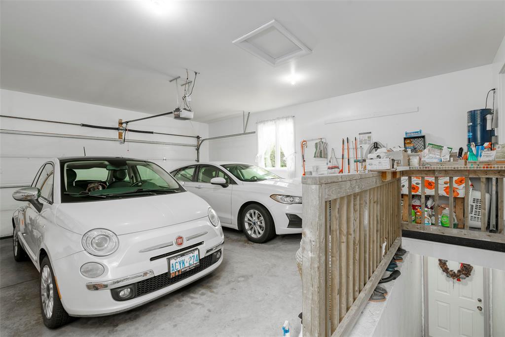 125 PAUL SLOGGETT Drive, Sarnia, Ontario, Canada