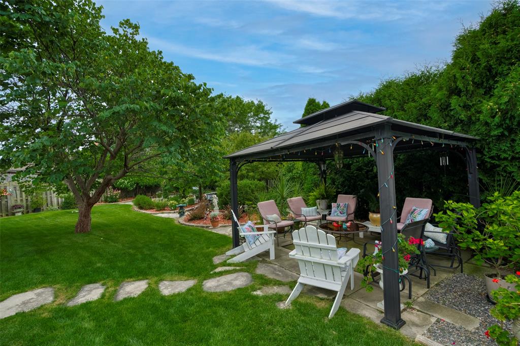 125 PAUL SLOGGETT Drive, Sarnia, Ontario, Canada
