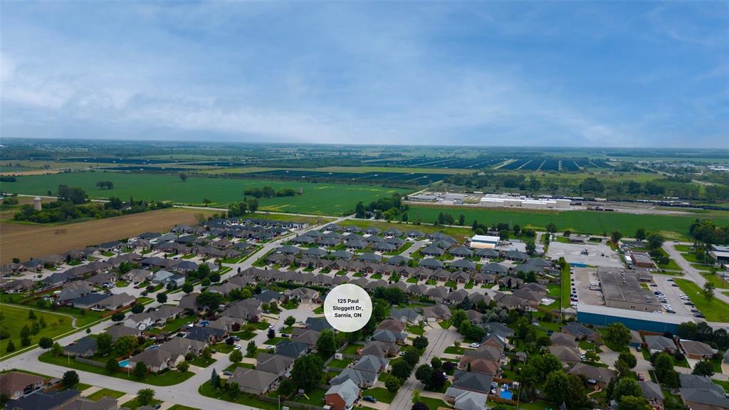 125 PAUL SLOGGETT Drive, Sarnia, Ontario, Canada
