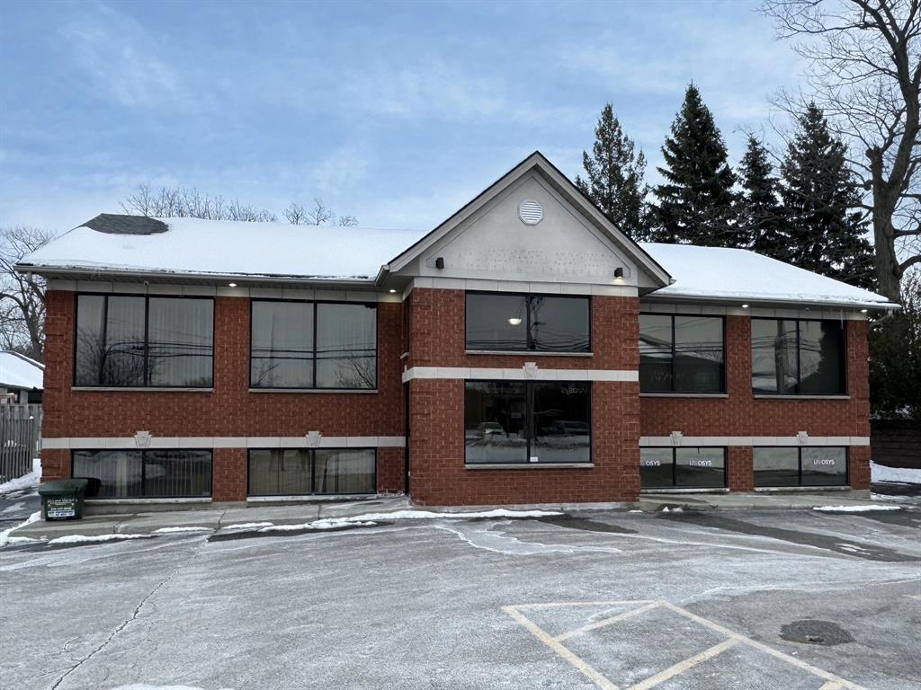 1692 MURPHY Road, Sarnia, Ontario, Canada photo 1