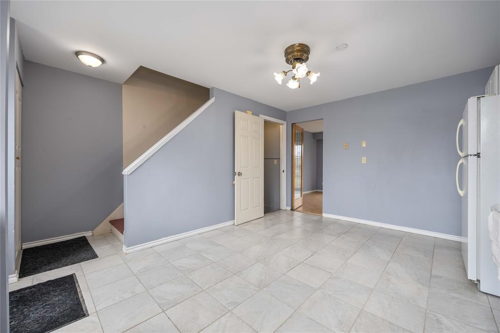 589 CARDIFF Drive, Sarnia, Ontario, Canada photo 6