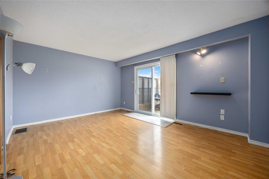 589 CARDIFF Drive, Sarnia, Ontario, Canada photo 12