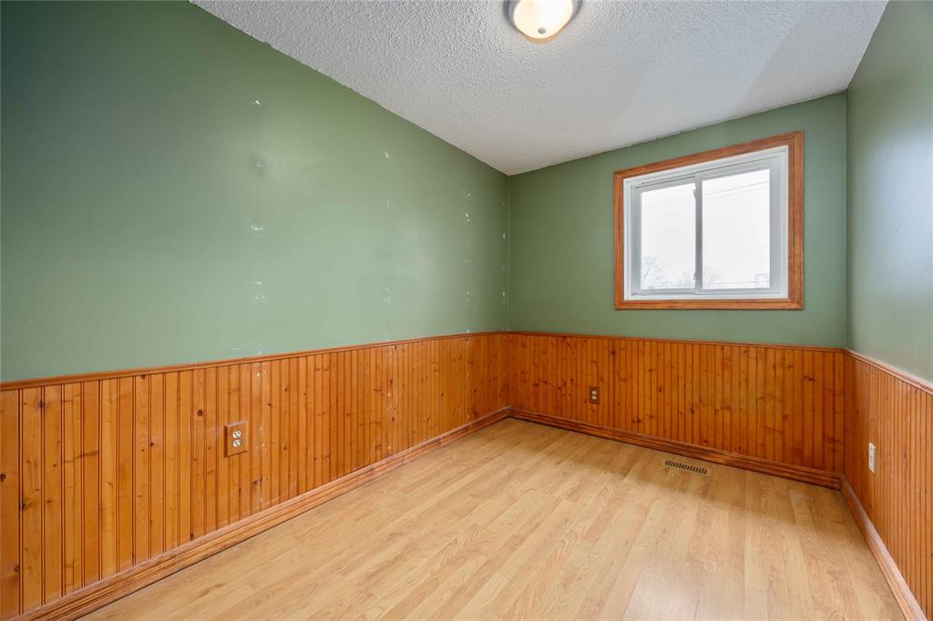 589 CARDIFF Drive, Sarnia, Ontario, Canada photo 17