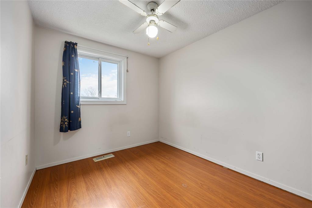589 CARDIFF Drive, Sarnia, Ontario, Canada photo 19
