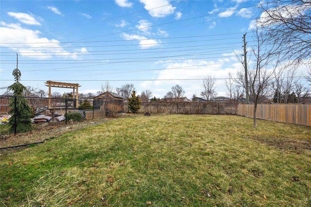 589 CARDIFF Drive, Sarnia, Ontario, Canada photo 30