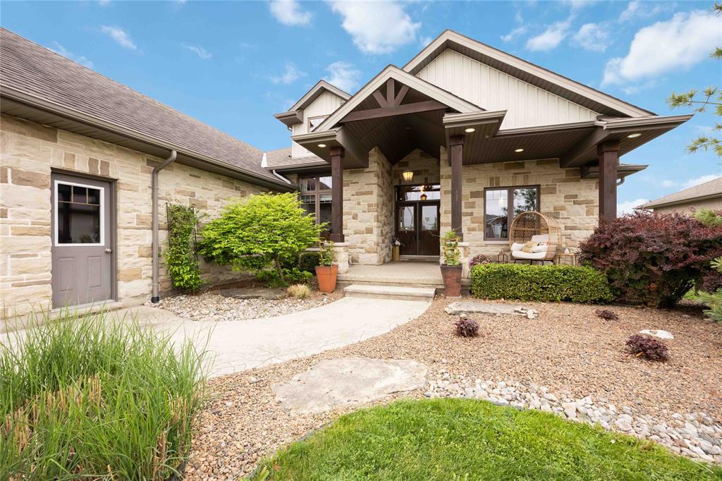 481 FIRST Avenue, Petrolia, Ontario, Canada photo 1