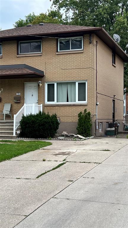 779 NETHERLANDS Place, Sarnia, Ontario, Canada