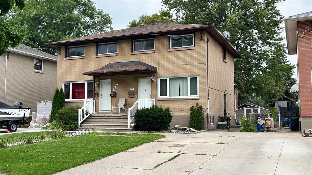 779 NETHERLANDS Place, Sarnia, Ontario, Canada