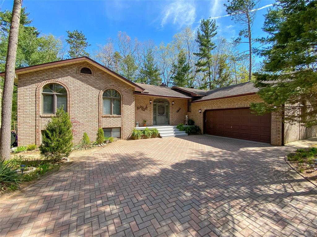 10265 MAPLEWOOD Avenue, Lambton Shores, Ontario, Canada