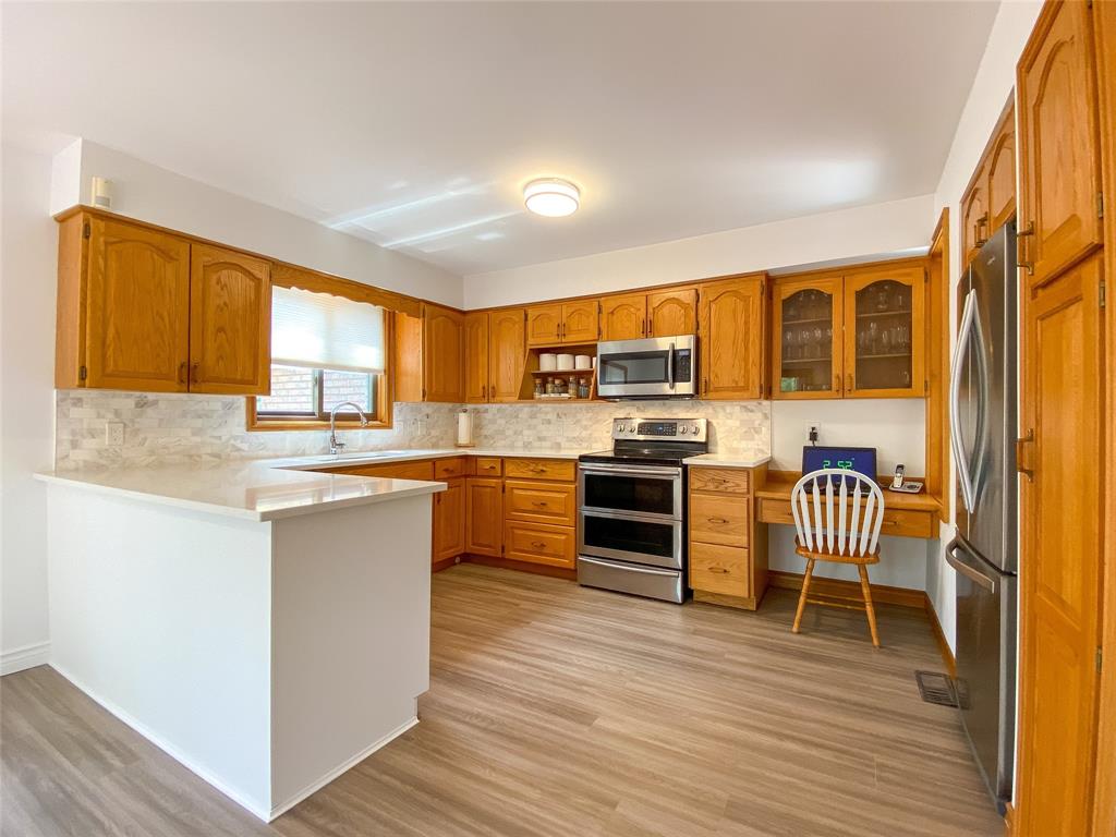 10265 MAPLEWOOD Avenue, Lambton Shores, Ontario, Canada