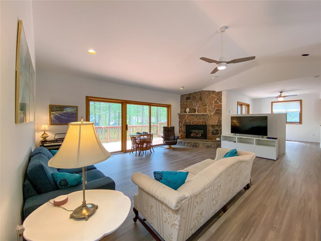 10265 MAPLEWOOD Avenue, Lambton Shores, Ontario, Canada