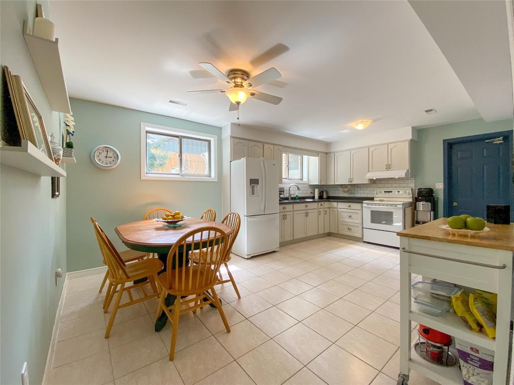 10265 MAPLEWOOD Avenue, Lambton Shores, Ontario, Canada