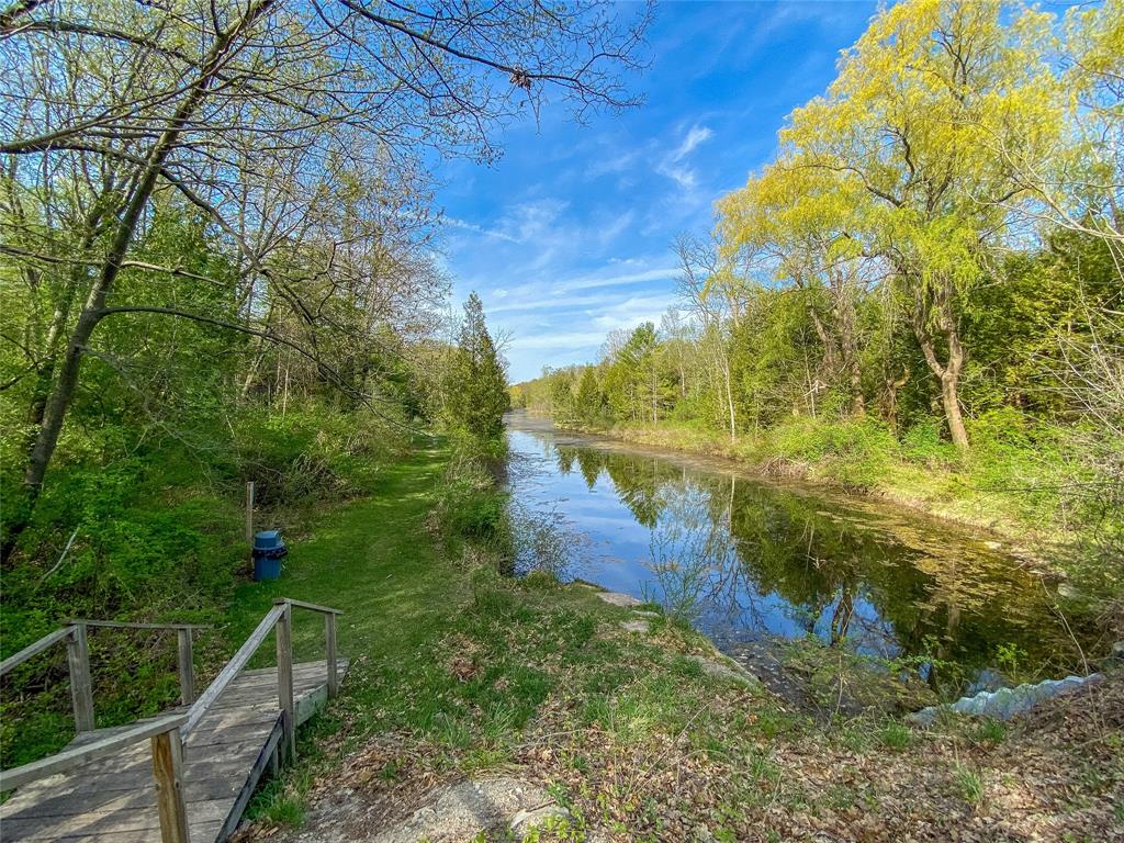 10265 MAPLEWOOD Avenue, Lambton Shores, Ontario, Canada
