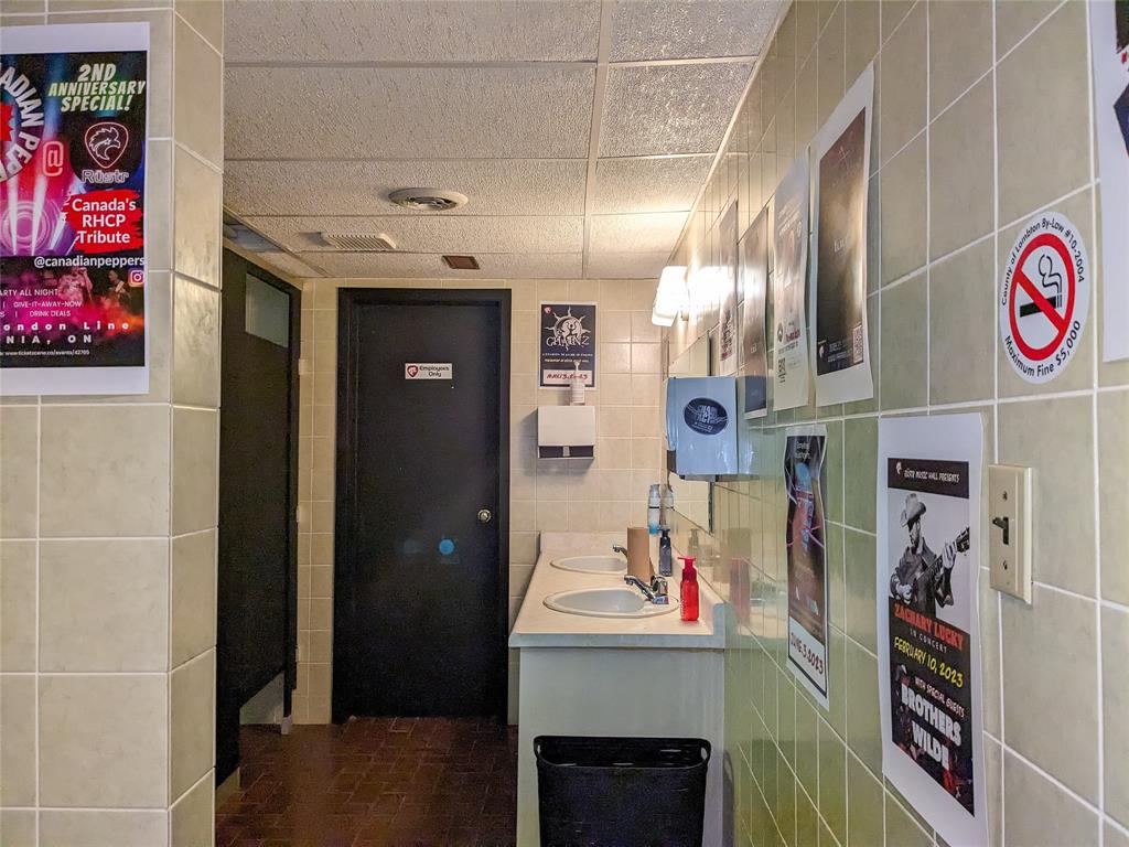 2505 LONDON Line, Sarnia, Ontario, Canada