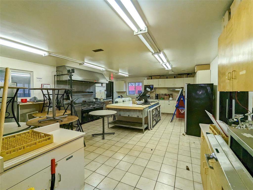 2505 LONDON Line, Sarnia, Ontario, Canada