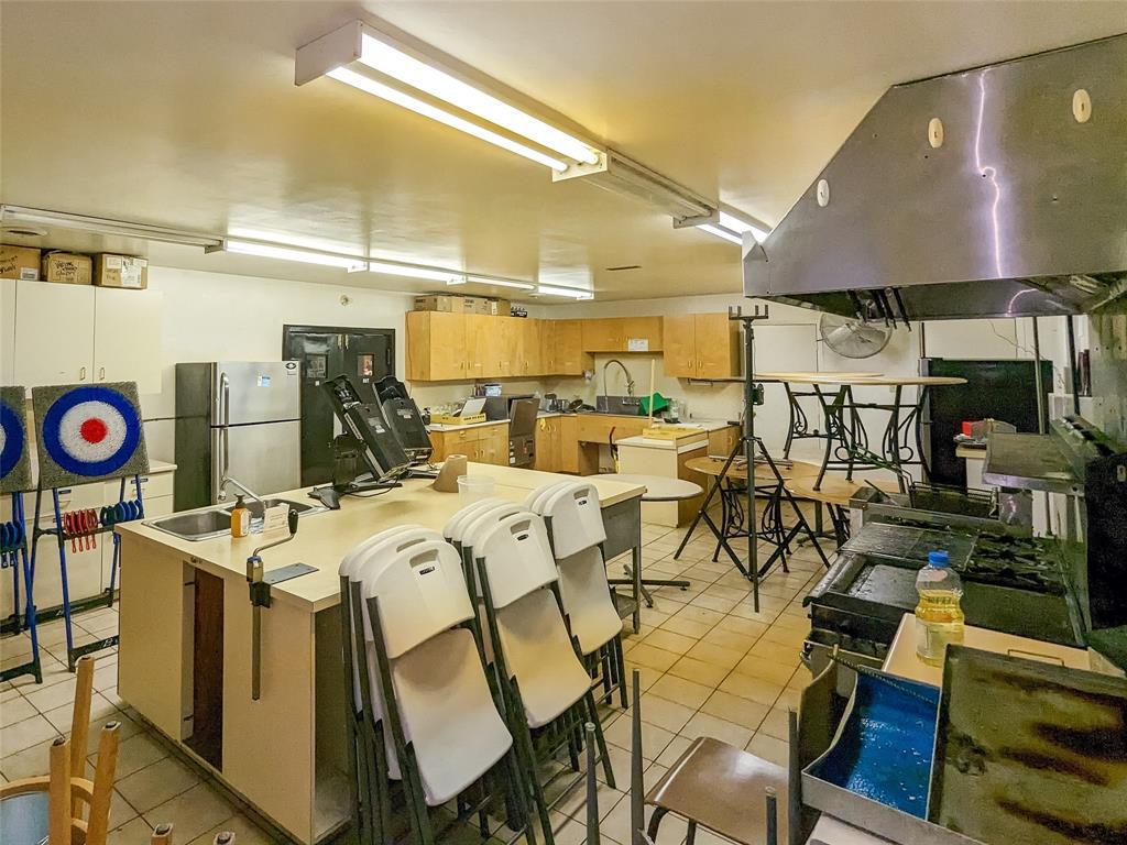 2505 LONDON Line, Sarnia, Ontario, Canada