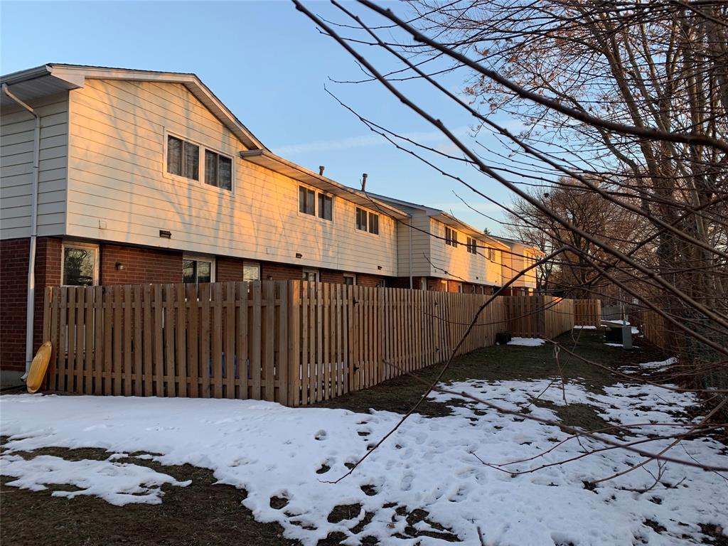 825 EXMOUTH Street Unit# 22, Sarnia, Ontario, Canada