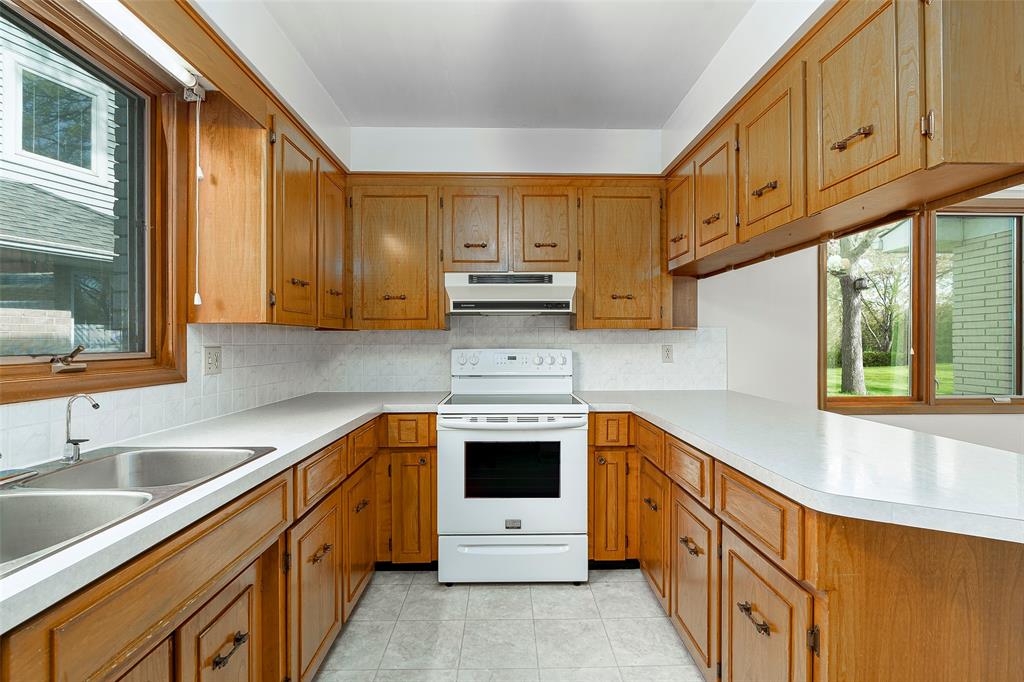 1614 BLACKWELL Road, Sarnia, Ontario, Canada