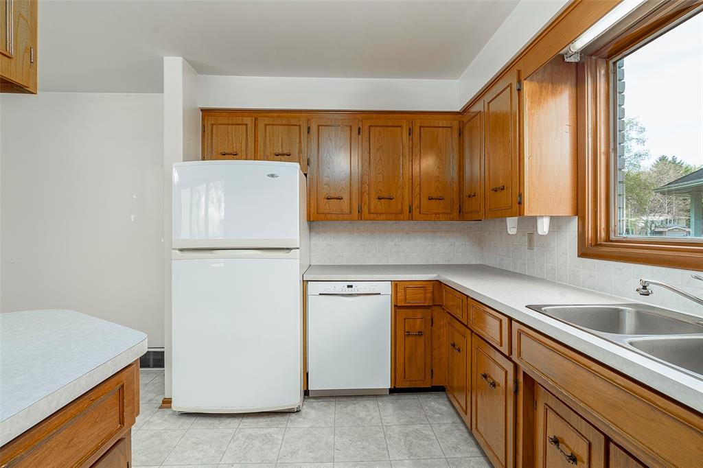 1614 BLACKWELL Road, Sarnia, Ontario, Canada