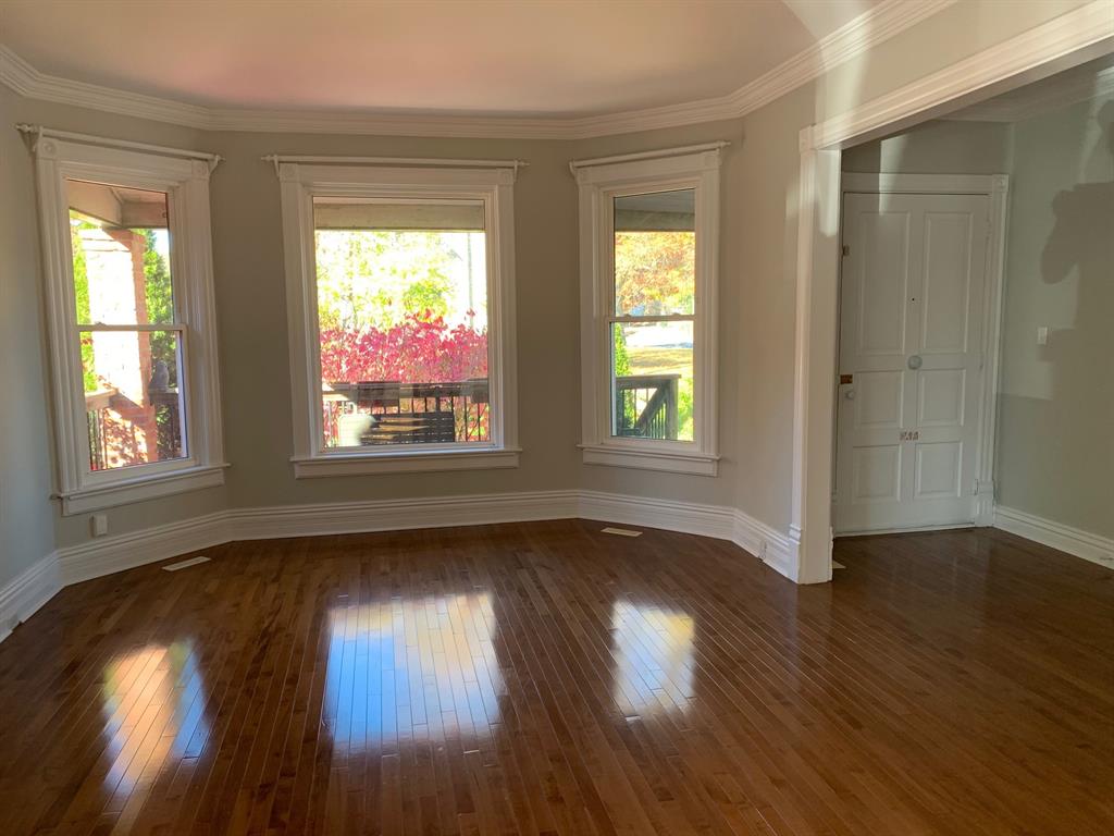 326 COLLEGE Avenue North Unit# MN FLR, Sarnia, Ontario, Canada