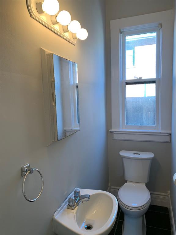326 COLLEGE Avenue North Unit# MN FLR, Sarnia, Ontario, Canada