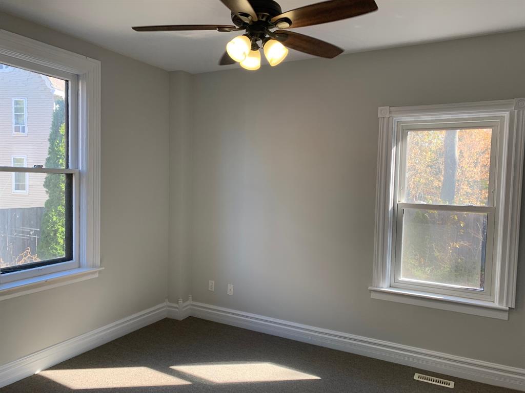 326 COLLEGE Avenue North Unit# MN FLR, Sarnia, Ontario, Canada