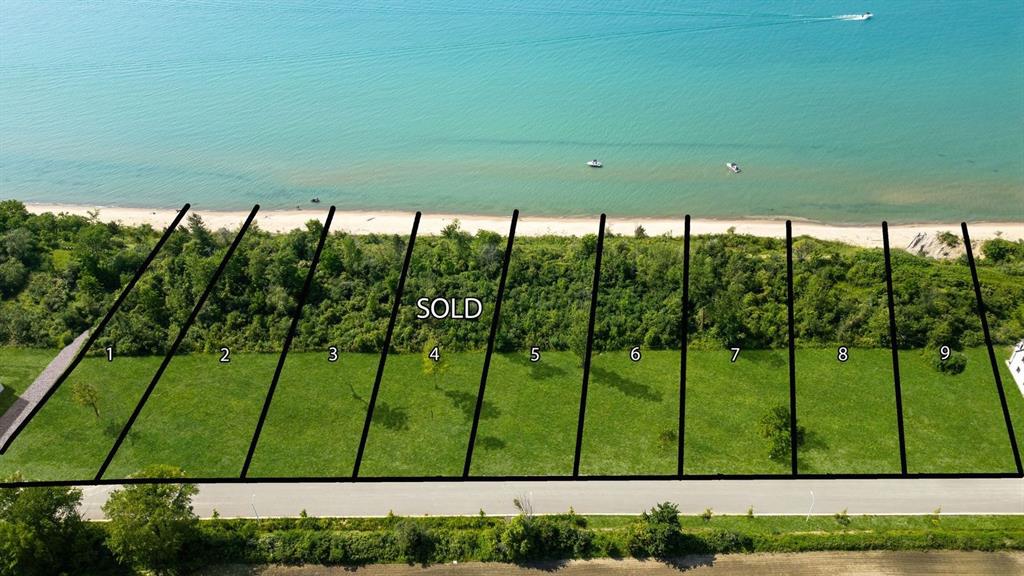 7069 BLUE COAST Heights, Plympton-Wyoming, Ontario, Canada photo 1