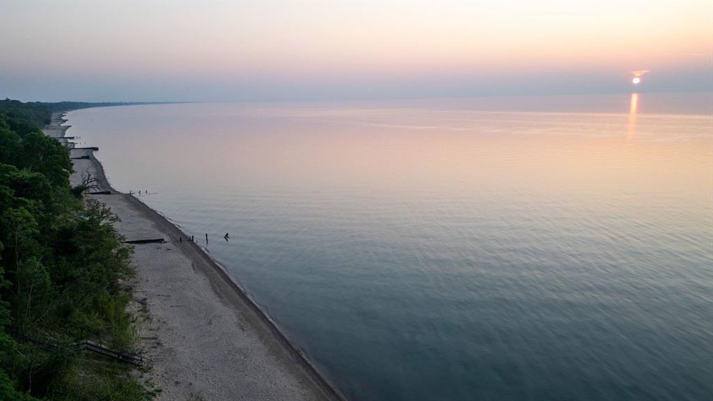 7069 BLUE COAST Heights, Plympton-Wyoming, Ontario, Canada photo 30