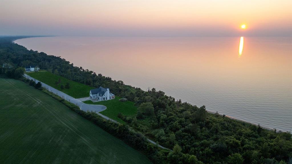 7069 BLUE COAST Heights, Plympton-Wyoming, Ontario, Canada photo 39