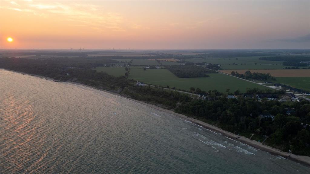 7073 BLUE COAST Heights, Plympton-Wyoming, Ontario, Canada photo 28