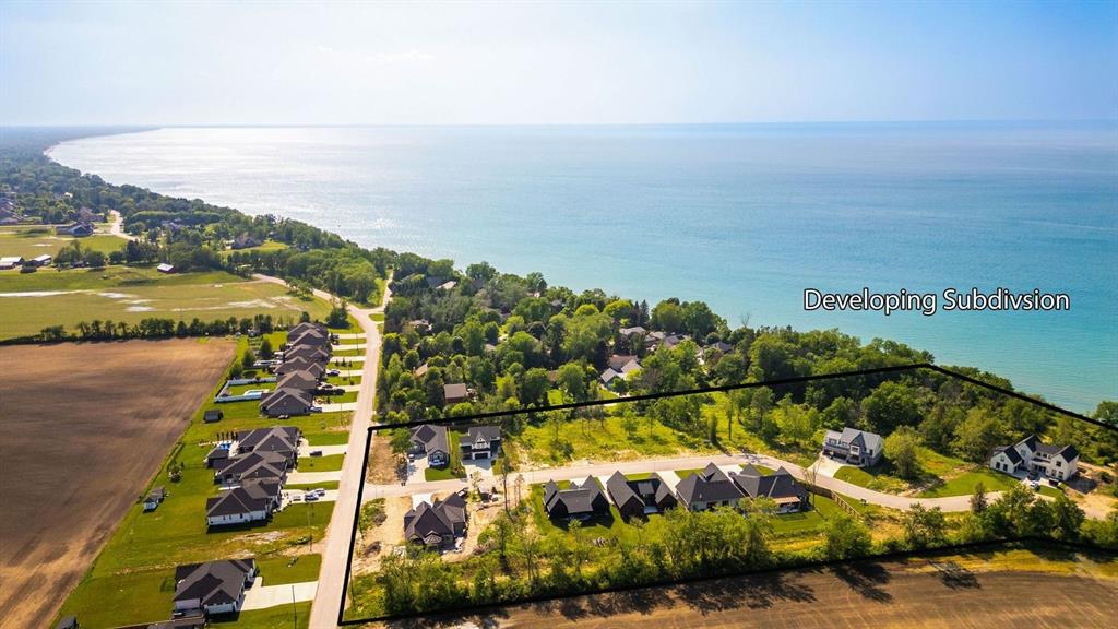 7077 BLUE COAST Heights, Plympton-Wyoming, Ontario, Canada photo 7