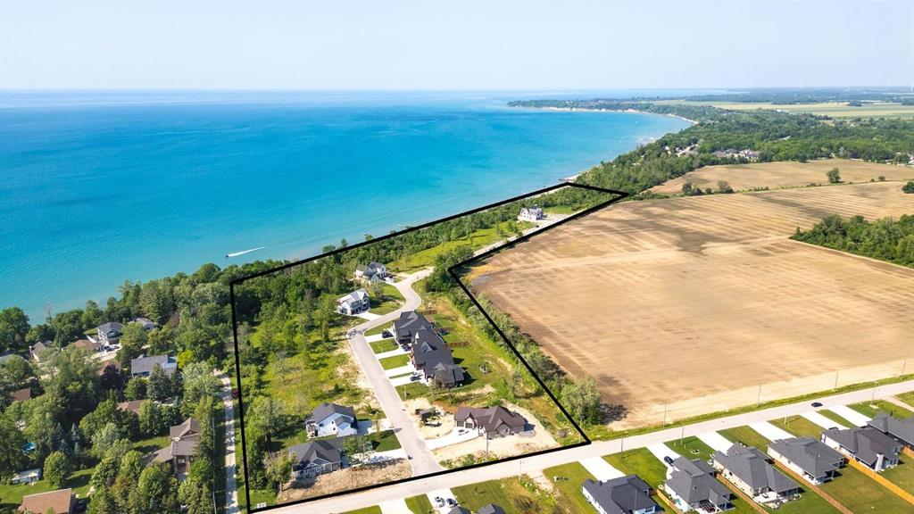 7077 BLUE COAST Heights, Plympton-Wyoming, Ontario, Canada photo 8