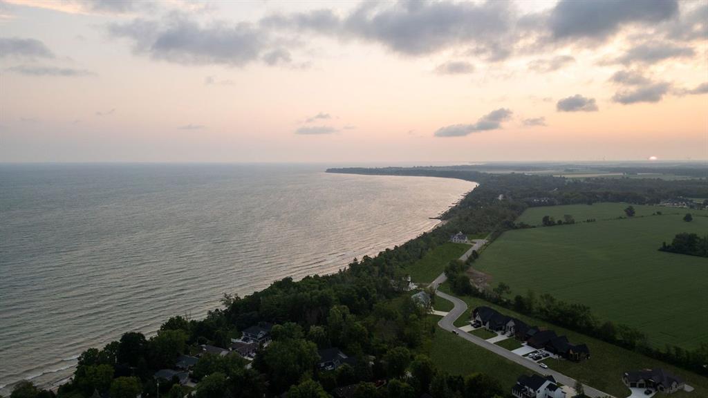 7077 BLUE COAST Heights, Plympton-Wyoming, Ontario, Canada photo 9