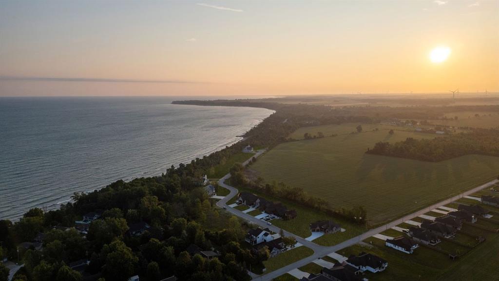 7077 BLUE COAST Heights, Plympton-Wyoming, Ontario, Canada photo 10