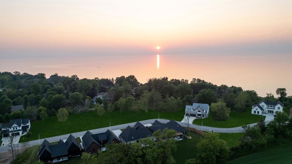 7077 BLUE COAST Heights, Plympton-Wyoming, Ontario, Canada photo 13