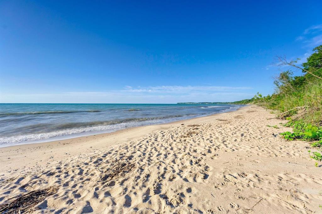 7077 BLUE COAST Heights, Plympton-Wyoming, Ontario, Canada photo 26