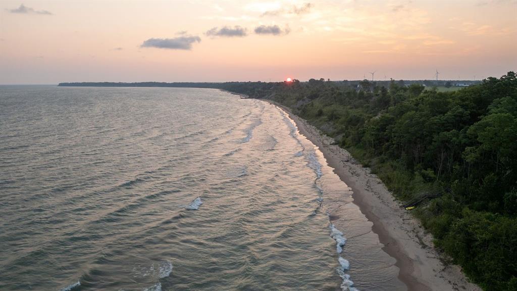 7077 BLUE COAST Heights, Plympton-Wyoming, Ontario, Canada photo 27